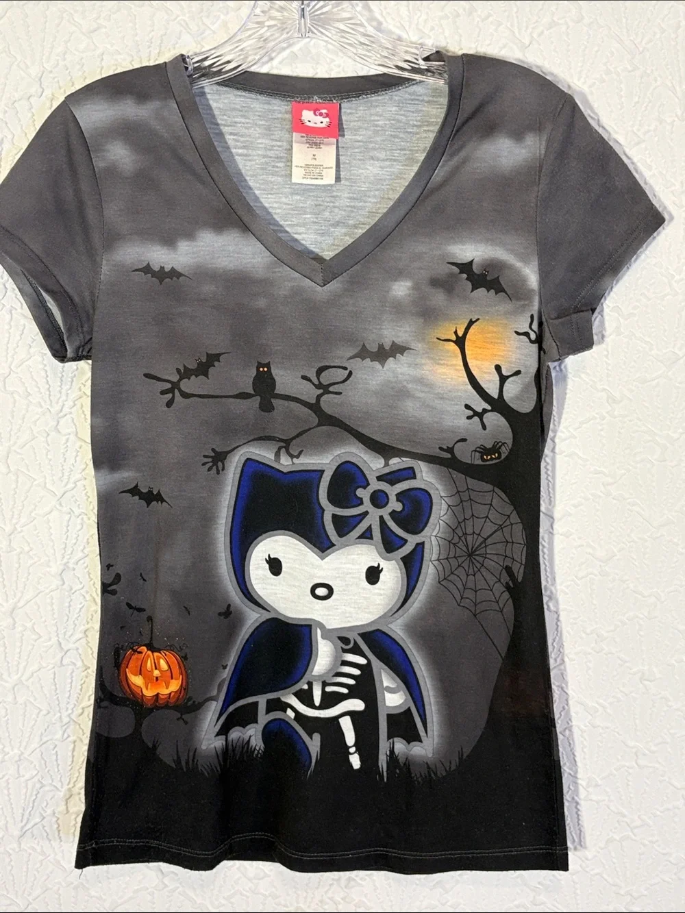 Vintage Hello Kitty Kids skeleton graphic Halloween Gray Ghost Costume Tee